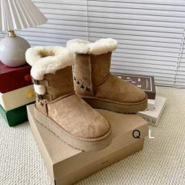 Picture of UGG Shoes _SKUUGGsz35-40LL103219735